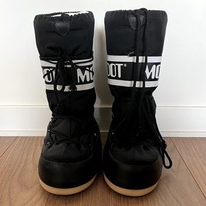 Black Moon Boots US 9-10.5